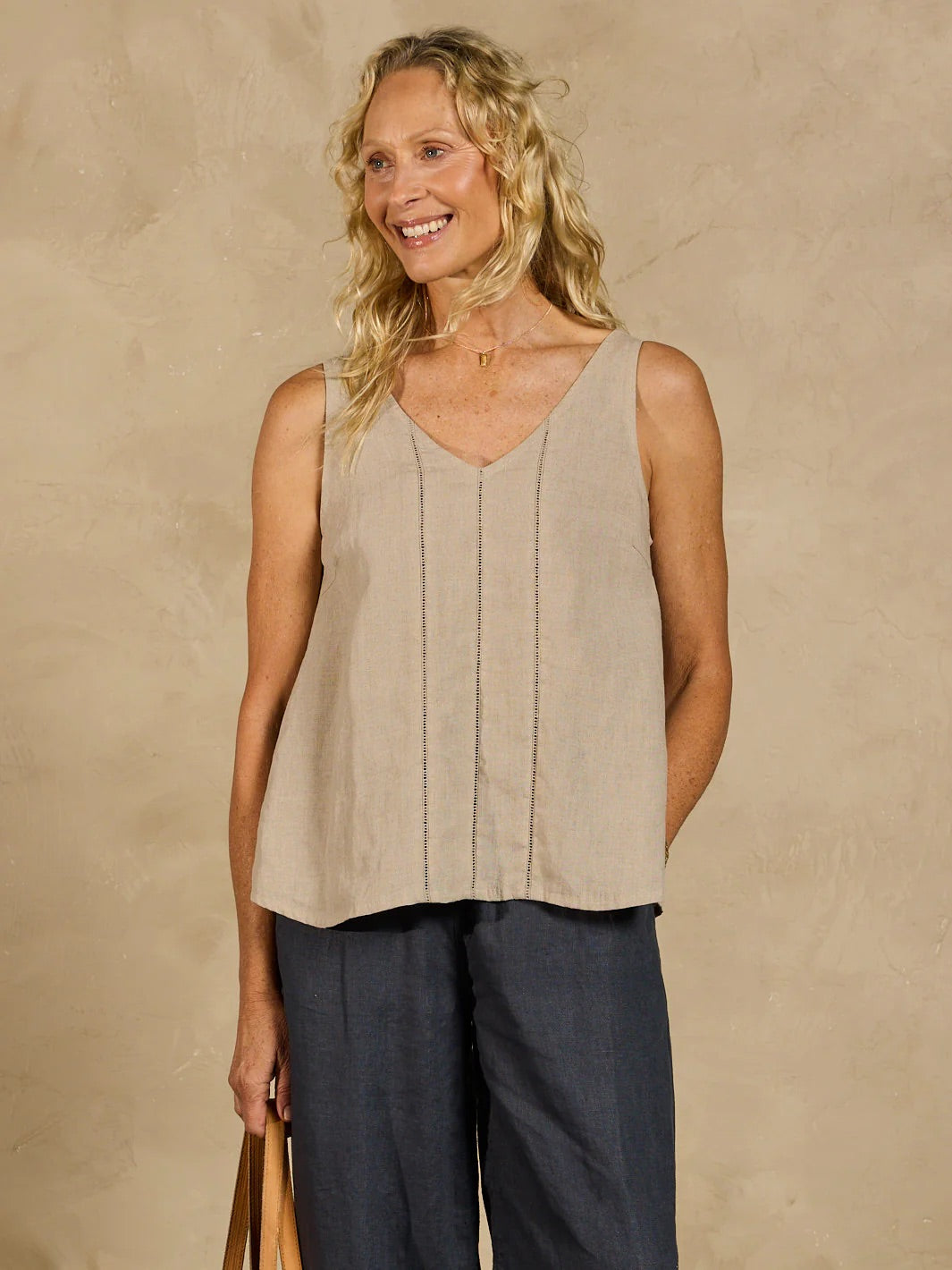 Giana Linen Top Almond